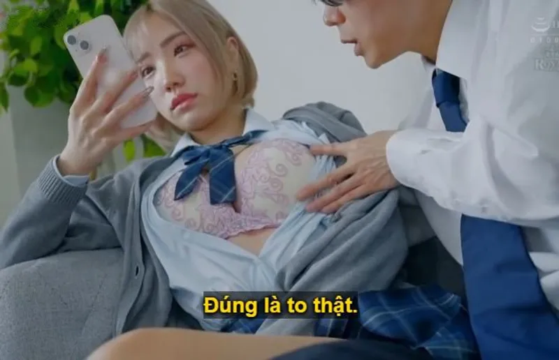 Cô nữ sinh băng giá chỉ đòi tiền bạc, anh muốn hành động gì với em cũng được.